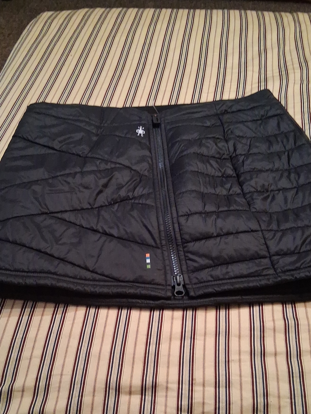 Smartwool Black Quilted Mini Skirt with Front Zip. Medium